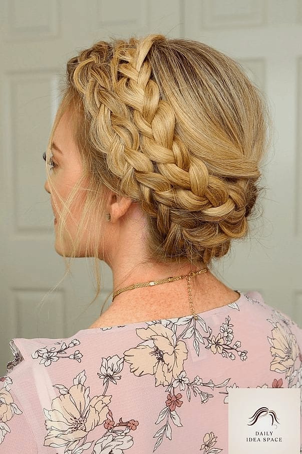 28 Hair Braids Looks You'll Want to Screenshot Immediately 8 Milkmaid Braid