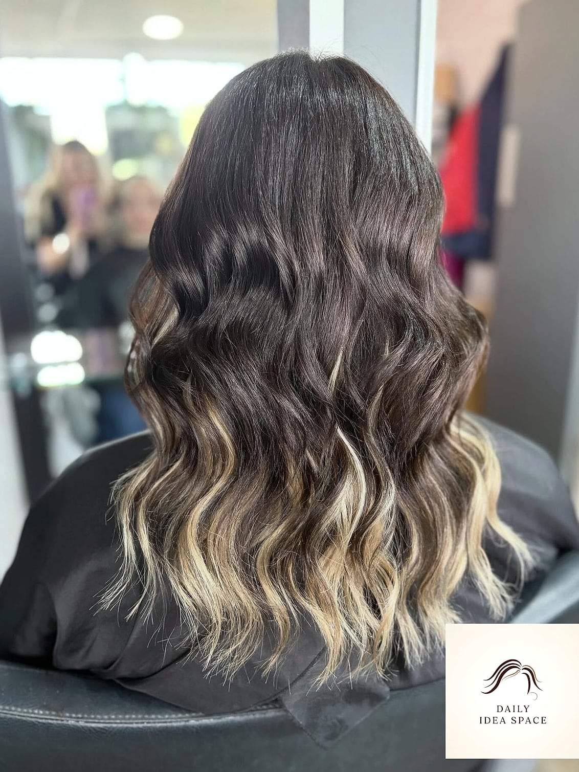 20 Peekaboo Hair Color Ideas That Are Breathtakingly Beautiful 21 Warm Blonde with Cinnamon Peekaboo